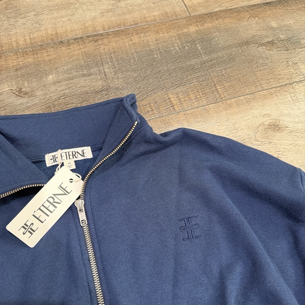 Eterne cropped half zip sweatshirt in navy blue NWT - Picture 3 of 5